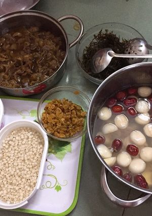 Hình của món Chè sâm bổ lượng.