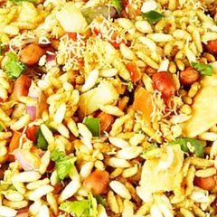 A picture of Bhel puri.
