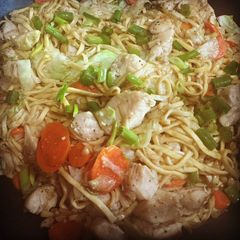A picture of Chicken Chow Mein.