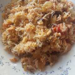 Foto principal de Arroz con verduras, salmón y salsa Thai