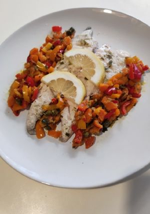 Foto di Filetti di orata con carote e peperoni in agrodolce