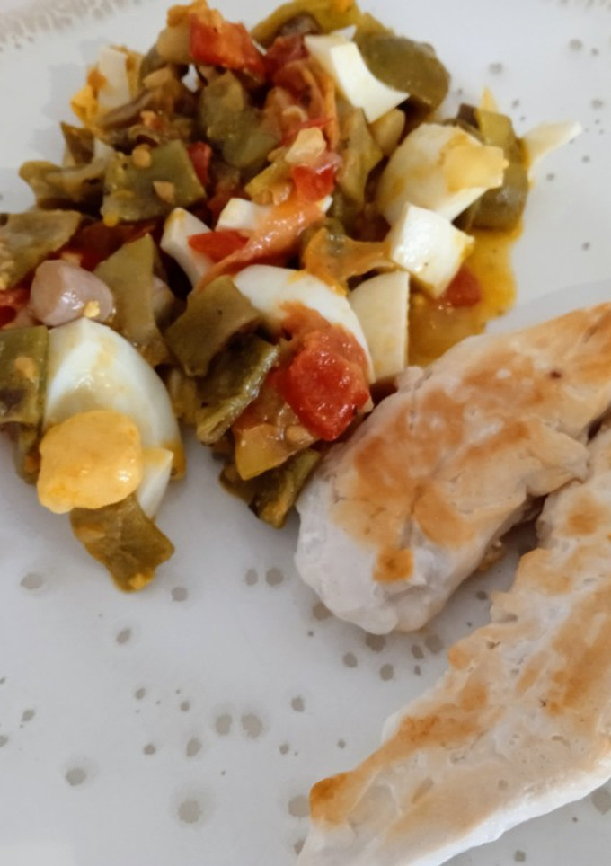 Una foto de Pechuga de pollo con judías verdes