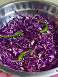 पर्पल कोबीची कोशिंबीर (Purple Cabbage Koshimbir Recipe In Marathi)