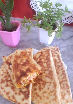 صورة لوصفة كسرة محشية 😊🍅🌶