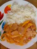 Salchichas con pimientos en crema de chipotle