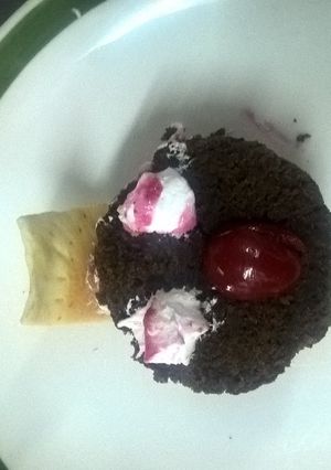 A picture of Bat cup cake.