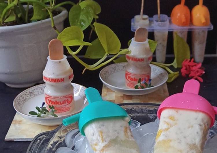 Bagaimana Menyiapkan Yakult Popsicles (Es Krim Yakult + Nangka) yang Enak