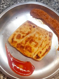 आलू मटर पराठा (aloo matar paratha recipe in Hindi) रेसिपी मुख्य फोटो