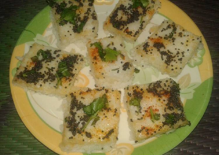 Homemade Instant and very soft Rava dhokla