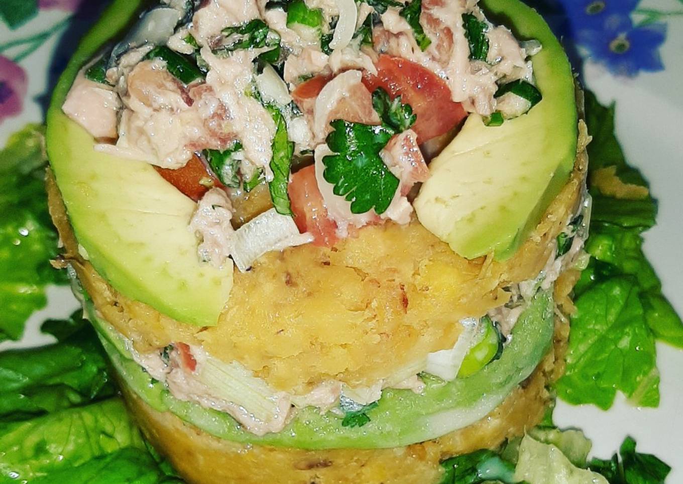 Timbal de plátano con atún y palta