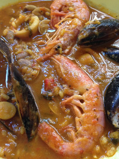 Una foto de Arroz caldoso integral con marisco