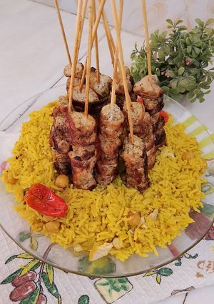 صورة لوصفة شيش طاووق مع الأرز بالحمص