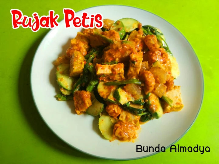 Langkah Mudah untuk Membikin Resep Rujak Petis yang Menggugah Selera Anti Ribet, Uenak Banget