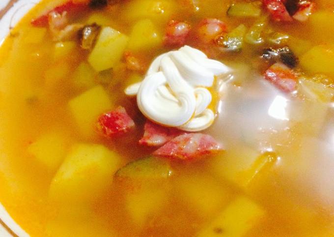 Самый сытный мясной суп — рецепт пикантной солянки от шеф-повара Вали Саенко