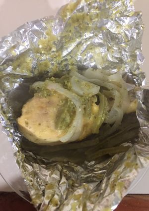 Una foto de Mixiotes de pollo en verde