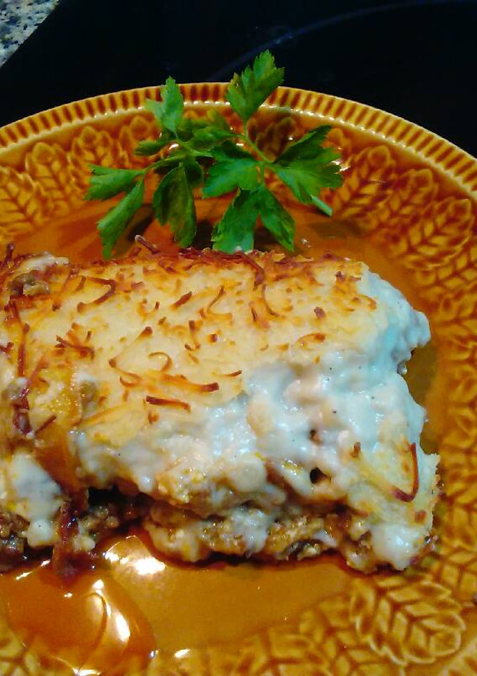 Una foto de Mussaka con Queso de Cabra