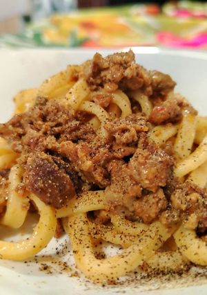 Foto di Scialatielli Freschi in Bianco con Tritato Misto e Olio di Tartufo