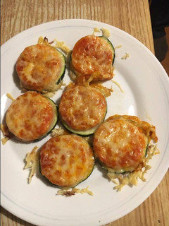 Una foto de Mini pizzas de calabacín