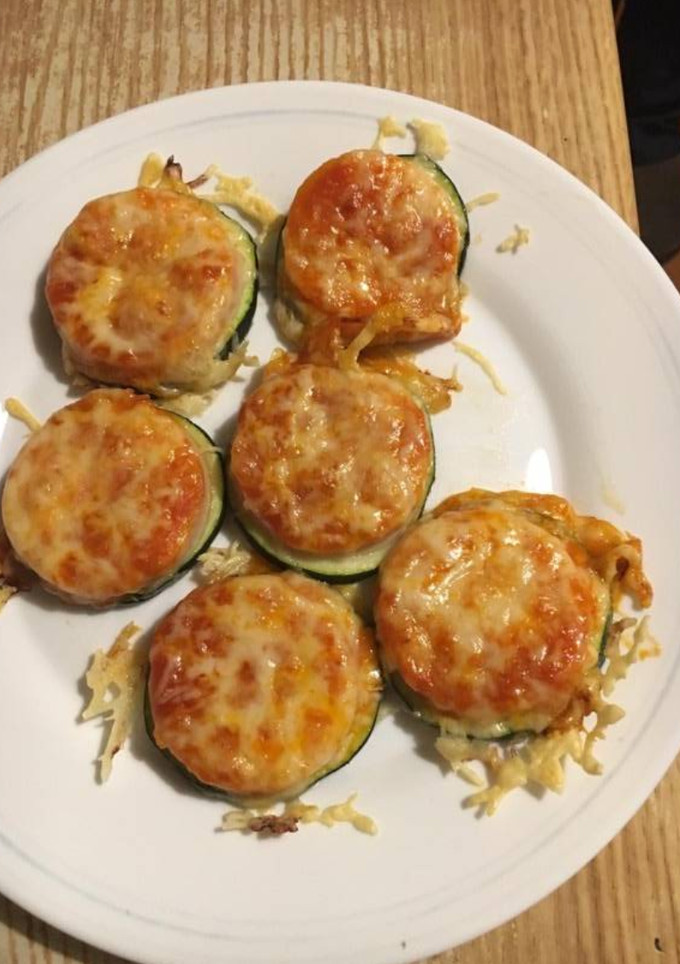 Una foto de Mini pizzas de calabacín