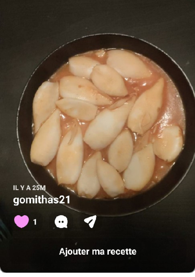 Una foto de Calamares en salsa de tomate