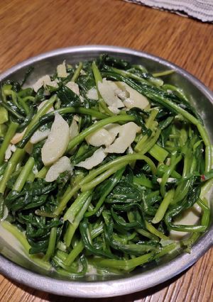 A picture of Kangkong with Fermented Tofu.