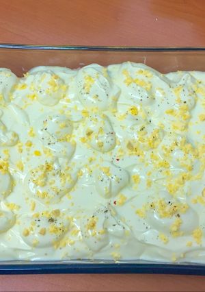 Una foto de Huevos rellenos (españoles y rumanos)