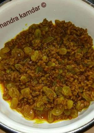 A picture of Raisin and Fenugreek Seed Curry.