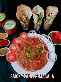 સ્મોકી પનીર બટર મસાલા (Smoky paneer Butter masala recipe in Gujarati) રેસીપી મુખ્ય ફોટો