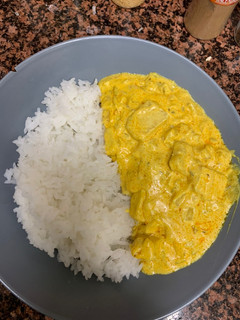Una foto de Arroz con tofu al curry