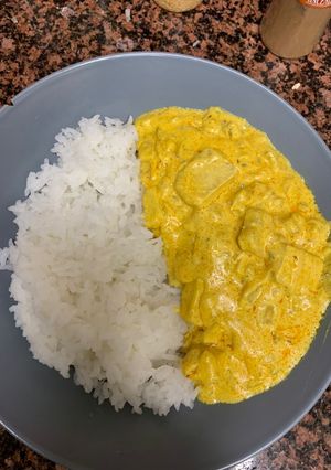 Una foto de Arroz con tofu al curry