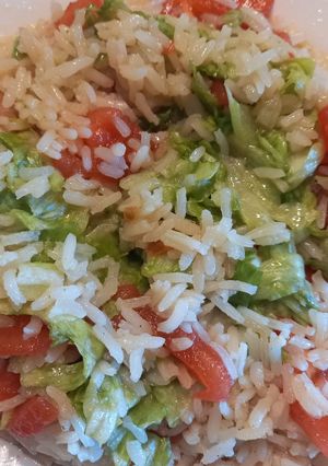 Una foto de Ensalada fresca con arroz