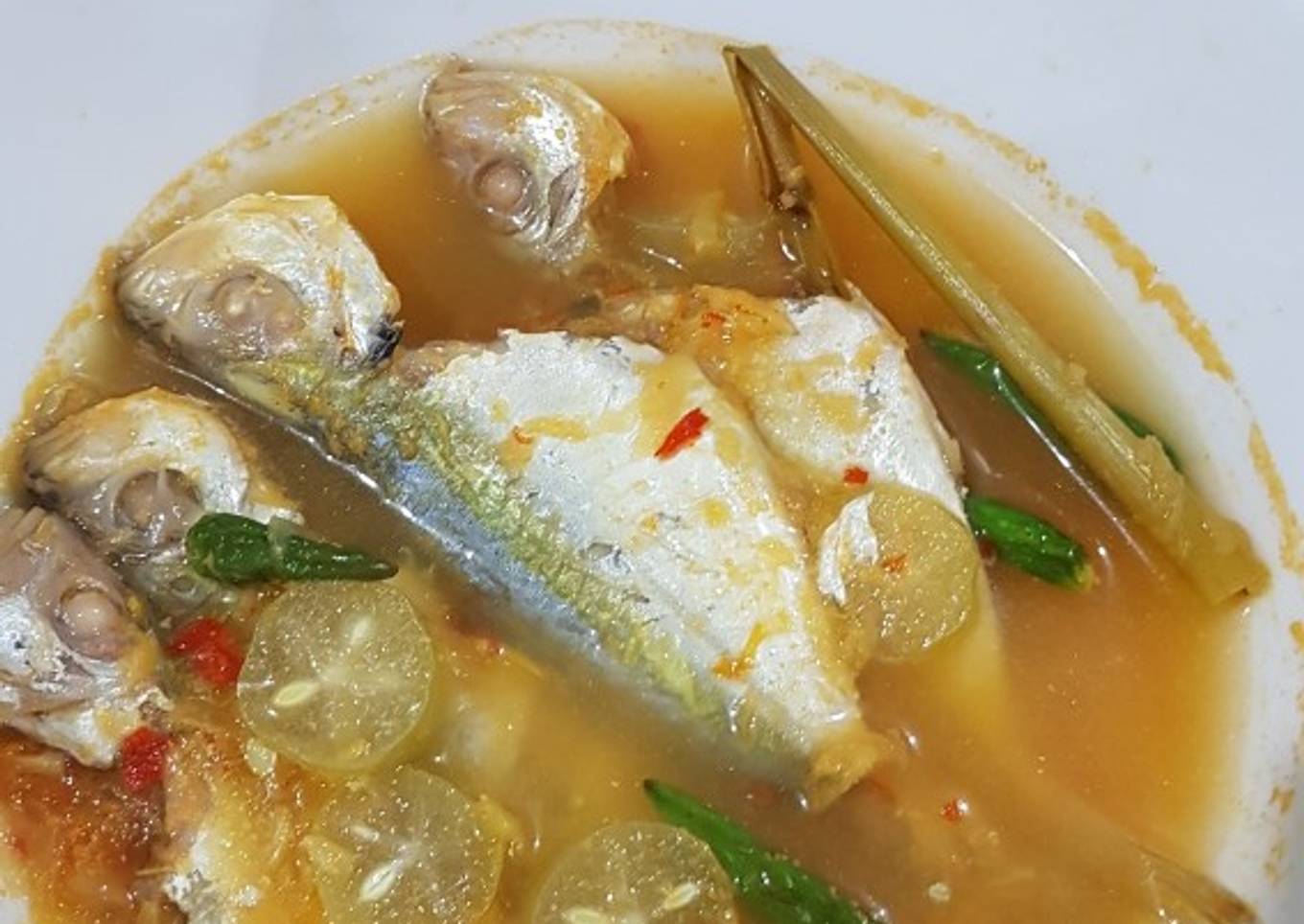 Ikan biasa: acar sayuran