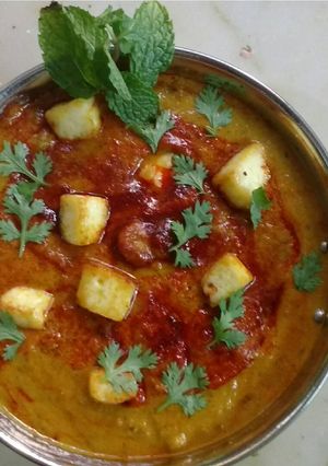 A picture of Matar Paneer – .