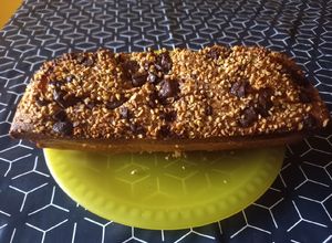 Foto di Plumcake integrale con noci e cioccolato