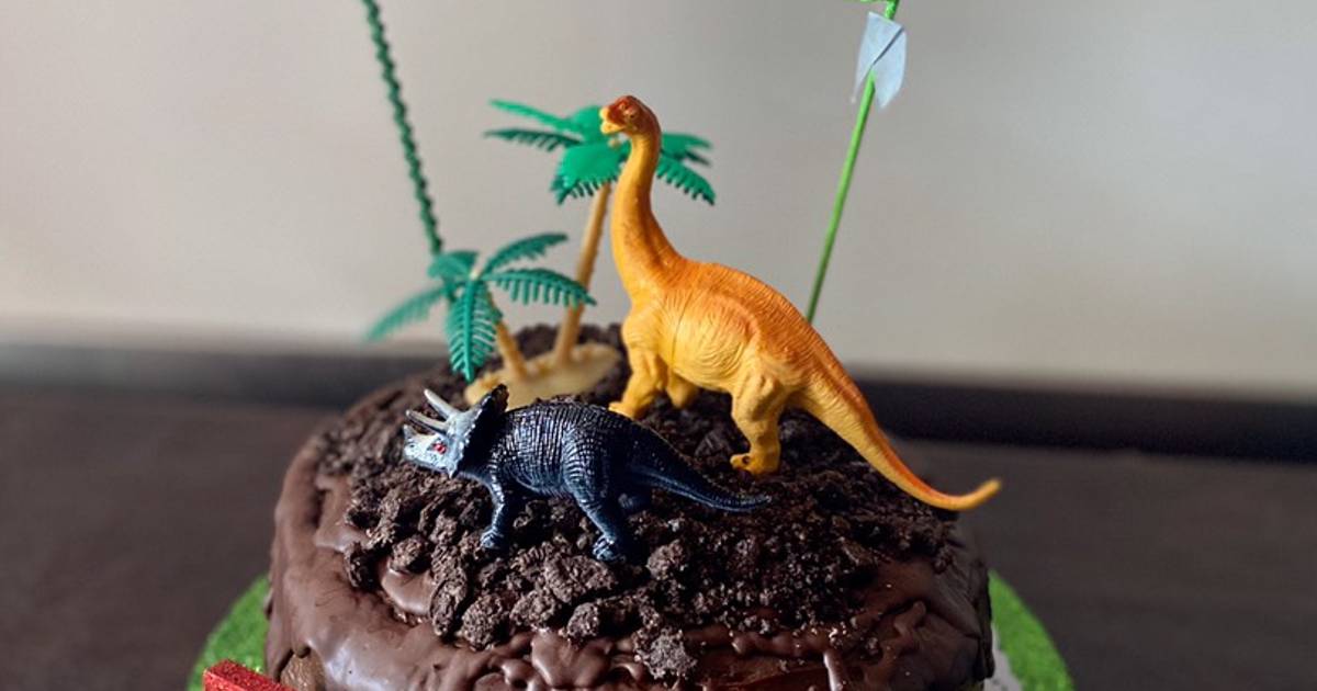 Torta dinosaurios chocolatosa 🦖 Receta de anapaulabarbieri1983- Cookpad