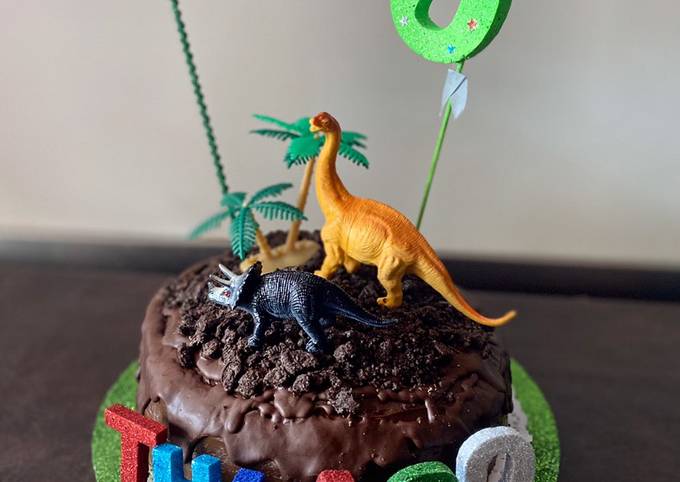 Torta dinosaurios chocolatosa 🦖 Receta de anapaulabarbieri1983- Cookpad