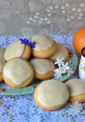 Una foto de Galletitas de limón con glasé de naranja🧉
