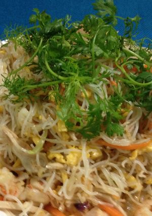 Hình của món Bún xào kiểu Singapore.