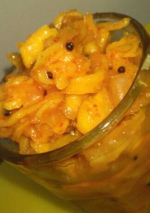 A picture of Pyaaz kairi chutney.