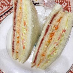 A picture of Your oppa’s sandwich.