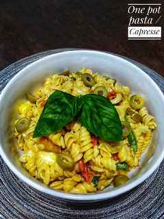Una foto de One pot pasta / Capresse