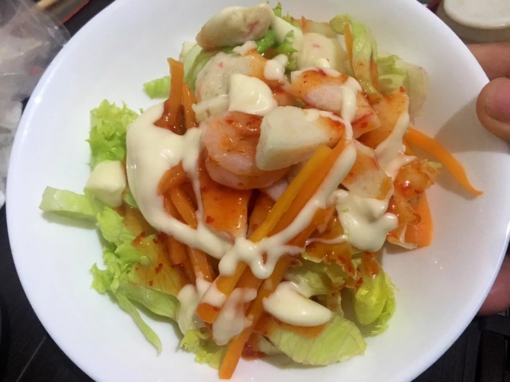 Langkah Gampang Membuat Resep  Simple Salad asam manis yang Sempurna, Lezat