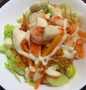 Langkah Gampang Membuat Resep  Simple Salad asam manis yang Sempurna, Lezat