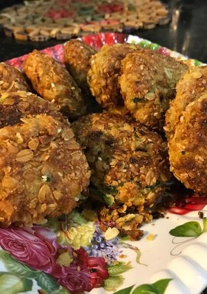 Una foto de Torticas de garbanzos y granola