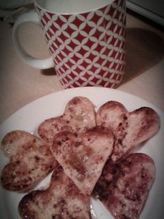 Una foto de Corazones de hojaldre y canela