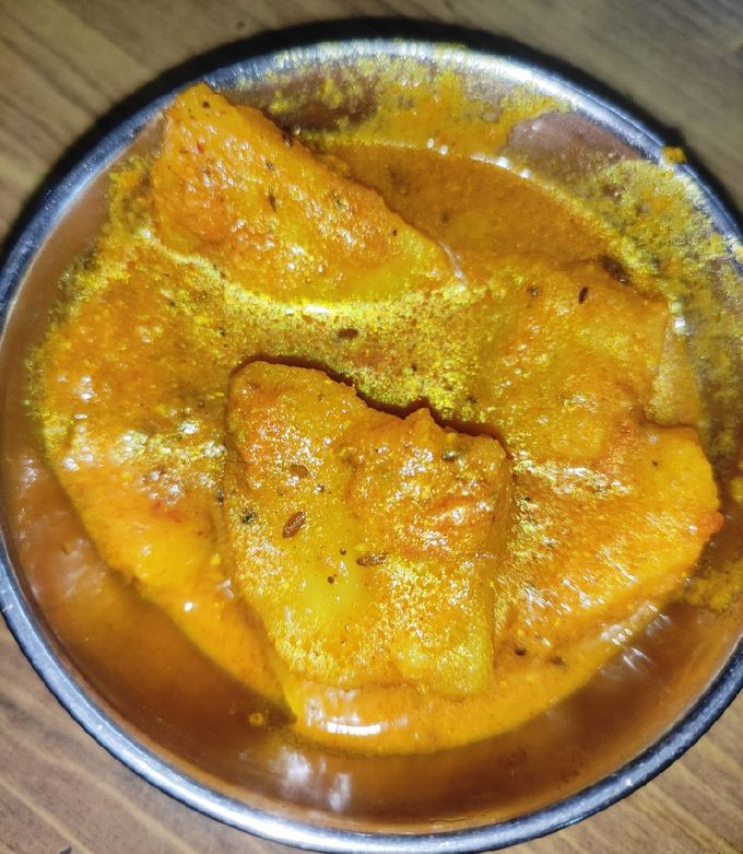 A picture of Dum Aloo.