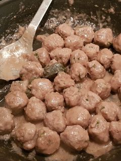 A picture of Italian meatballs aka Polpette.
