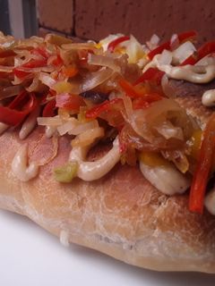 Una foto de Hot dogs🌭 caseros🥓🧀...🤔