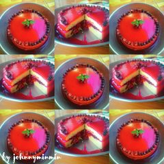A picture of Mulberry cake with soft ganache.