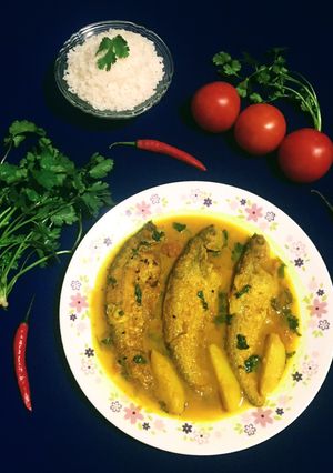 A picture of Fish Potato Curry.